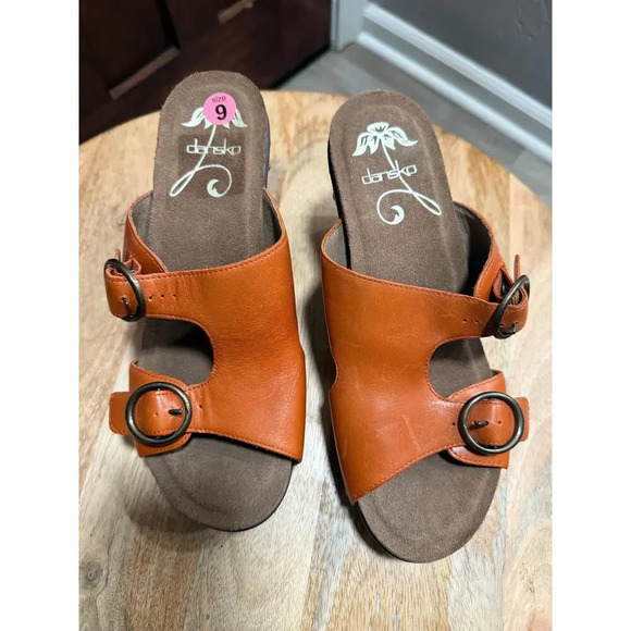 Dansko size 40 Wedge Sandal, Brown Leather, Adjustable Buckle Strap, Women’s - Picture 2 of 7